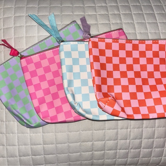 Bundle Checkered Travel Bags - Picture 1 of 7
